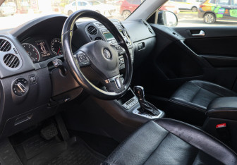 Подержанный автомобиль Volkswagen Tiguan 2011 года (12 фото)