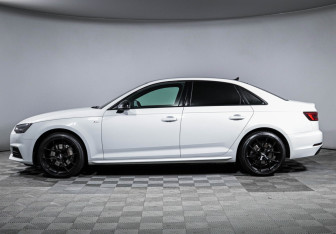 Подержанный автомобиль Audi A4 Sedan 2017 года (5 фото)