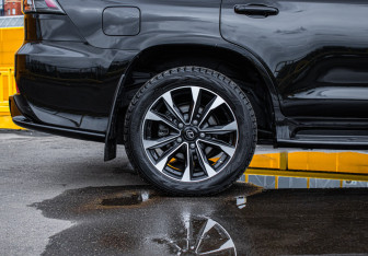 Подержанный автомобиль Lexus LX 2020 года (13 фото)