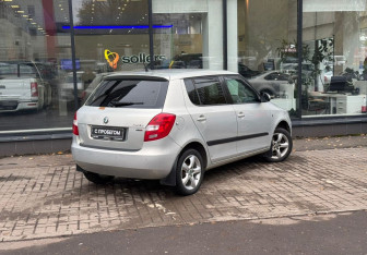 Подержанный автомобиль Skoda Fabia Hatchback 2012 года (8 фото)