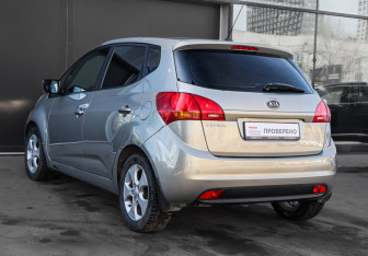 Подержанный автомобиль Kia Venga 2012 года (6 фото)