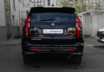 Подержанный автомобиль Mitsubishi Montero Sport 2022 года (5 фото)