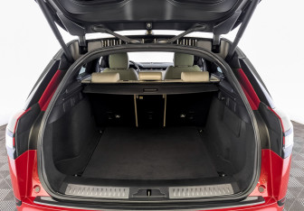 Подержанный автомобиль Land Rover Range Rover Velar 2019 года (10 фото)