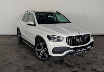 Подержанный автомобиль Mercedes-Benz GLE 2020 года (3 фото)