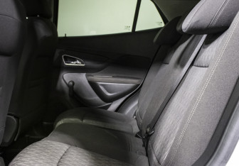 Подержанный автомобиль Opel Mokka 2014 года (10 фото)