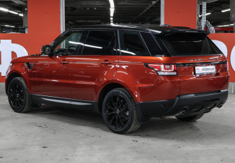 Подержанный автомобиль Land Rover Range Rover Sport 2014 года (7 фото)