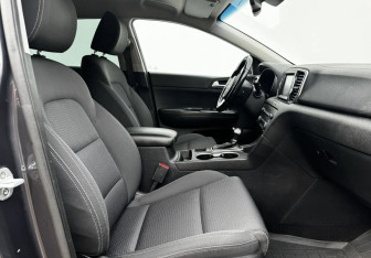 Подержанный автомобиль Kia Sportage 2017 года (10 фото)