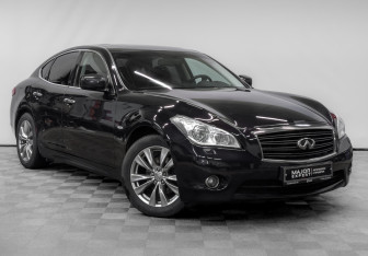 Подержанный автомобиль Infiniti M Sedan 2013 года (3 фото)