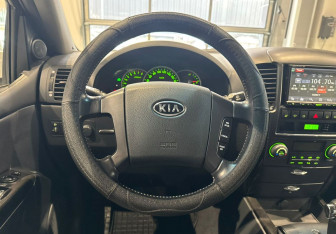 Подержанный автомобиль Kia Sorento 2007 года (14 фото)