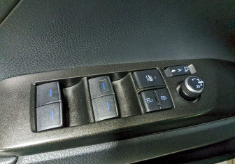 Подержанный автомобиль Toyota Camry Sedan 2021 года (12 фото)