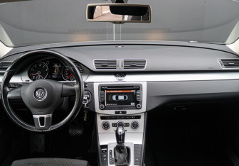 Подержанный автомобиль Volkswagen Passat CC 2012 года (9 фото)
