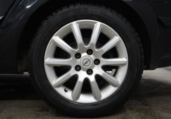 Подержанный автомобиль Opel Astra Sedan 2013 года (9 фото)