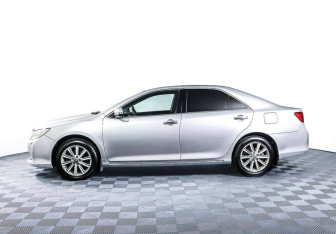 Подержанный автомобиль Toyota Camry Sedan 2012 года (3 фото)