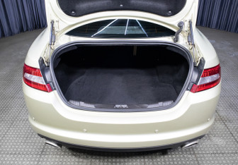 Подержанный автомобиль Jaguar XF Sedan 2008 года (10 фото)