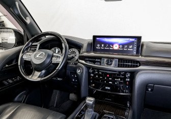 Подержанный автомобиль Lexus LX 2021 года (25 фото)