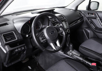Подержанный автомобиль Subaru Forester Suv 2017 года (15 фото)