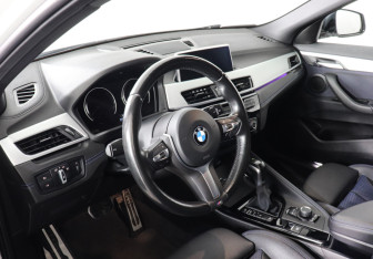 Подержанный автомобиль BMW X2 2021 года (11 фото)