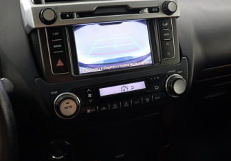 Подержанный автомобиль Toyota Land Cruiser Prado 2017 года (13 фото)