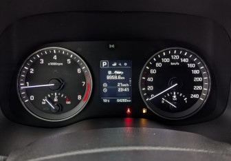 Подержанный автомобиль Hyundai Tucson 2015 года (16 фото)