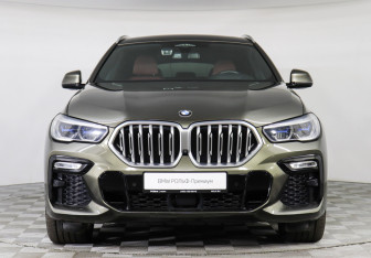 Подержанный автомобиль BMW X6 2021 года (3 фото)