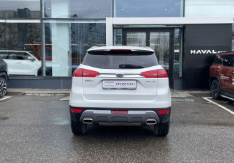 Подержанный автомобиль Geely Atlas 2021 года (6 фото)