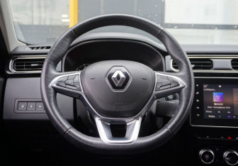 Подержанный автомобиль Renault Arkana 2019 года (15 фото)