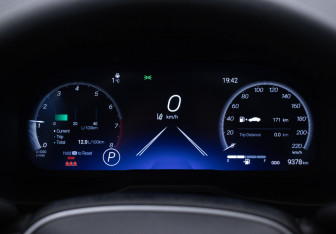 Подержанный автомобиль Toyota RAV4 2024 года (12 фото)
