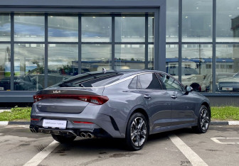 Подержанный автомобиль Kia K5 2024 года (5 фото)