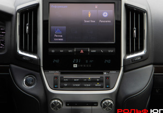 Подержанный автомобиль Toyota Land Cruiser Suv 2021 года (15 фото)