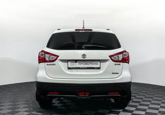 Подержанный автомобиль Suzuki SX4 Hatchback 2021 года (6 фото)