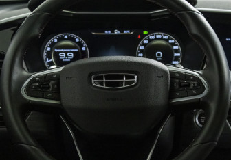 Подержанный автомобиль Geely Tugella 2022 года (13 фото)