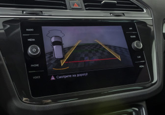 Подержанный автомобиль Volkswagen Tiguan 2018 года (14 фото)