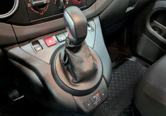 Подержанный автомобиль Opel Combo 2021 года (25 фото)