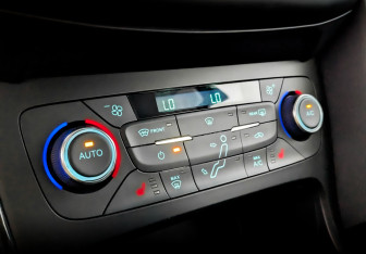 Подержанный автомобиль Ford Focus Hatchback 2016 года (25 фото)