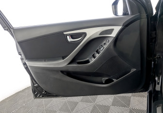 Подержанный автомобиль Hyundai Elantra Sedan 2014 года (19 фото)