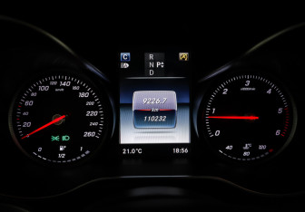 Подержанный автомобиль Mercedes-Benz GLC Coupe 2016 года (16 фото)