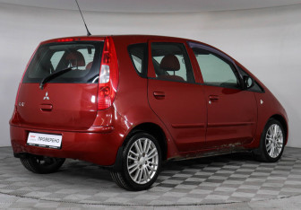 Подержанный автомобиль Mitsubishi Colt Hatchback 2008 года (3 фото)