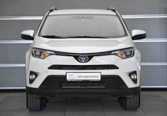 Подержанный автомобиль Toyota RAV4 2016 года (2 фото)