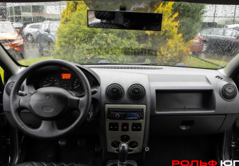 Подержанный автомобиль Renault Logan Sedan 2008 года (10 фото)