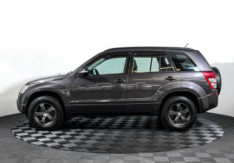 Подержанный автомобиль Suzuki Grand Vitara 2008 года (8 фото)