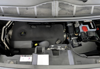 Подержанный автомобиль Peugeot Traveller 2021 года (9 фото)