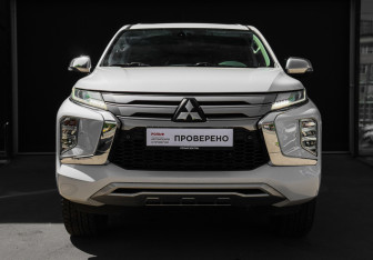 Подержанный автомобиль Mitsubishi Pajero Sport 2020 года (2 фото)