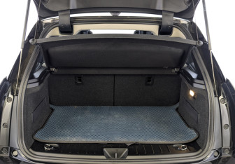 Подержанный автомобиль BMW i3 2018 года (10 фото)