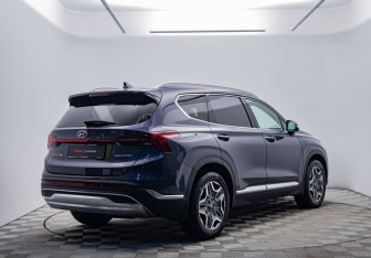 Подержанный автомобиль Hyundai Santa Fe 2021 года (5 фото)