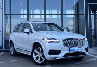 Подержанный автомобиль Volvo XC90 2017 года (3 фото)