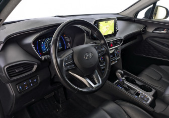 Подержанный автомобиль Hyundai Santa Fe 2018 года (16 фото)