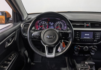 Подержанный автомобиль Kia Rio Hatchback 2019 года (21 фото)