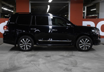 Подержанный автомобиль Toyota Land Cruiser Suv 2019 года (4 фото)