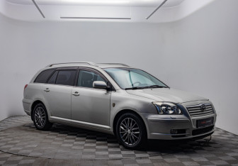Подержанный автомобиль Toyota Avensis Wagon 2006 года (3 фото)