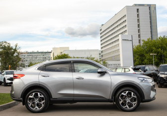Подержанный автомобиль Haval F7x 2022 года (3 фото)